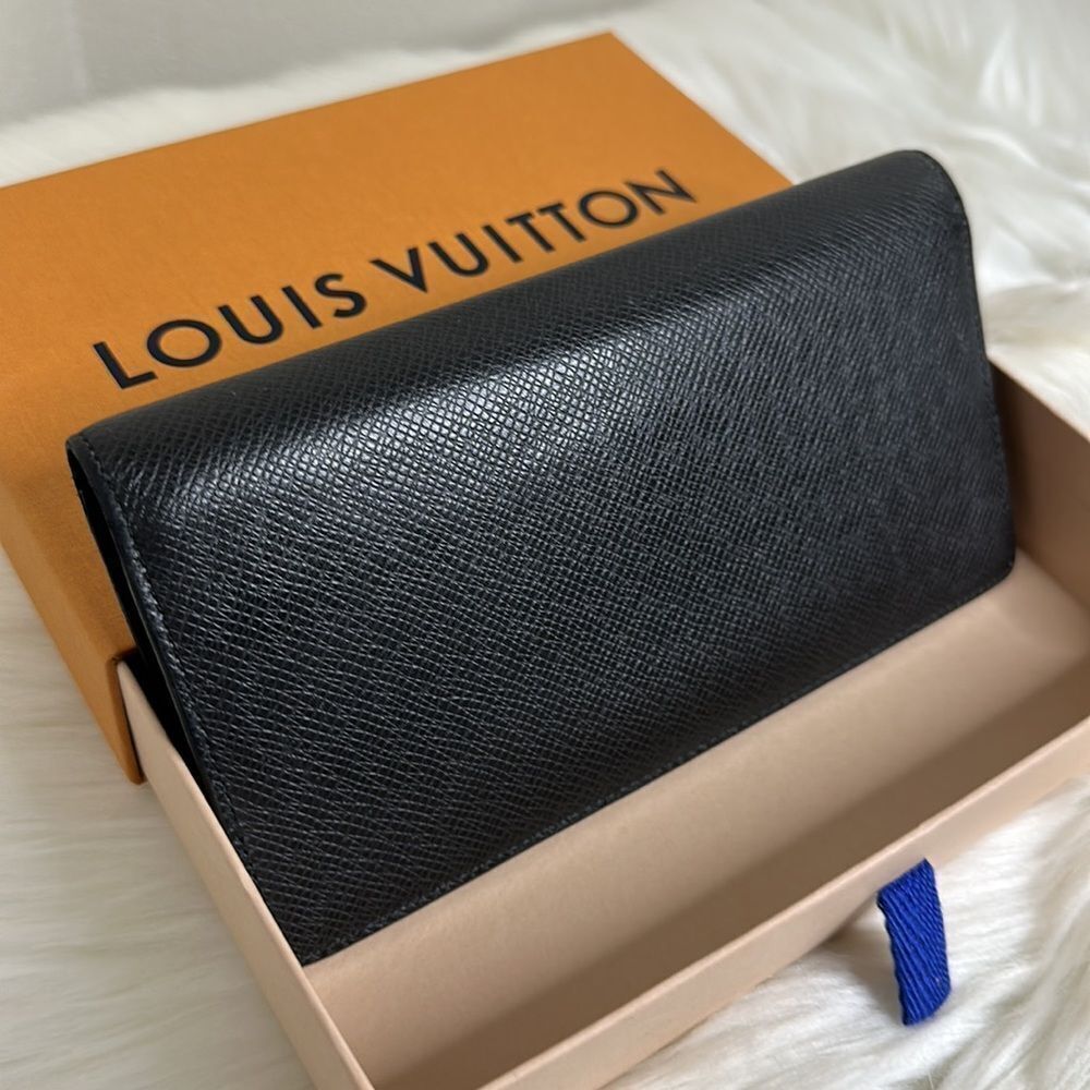 💯Authentic Louis Vuitton Bifold Long Wallet🍀 - Picture 16 of 17